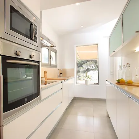 Nuria Apartment
